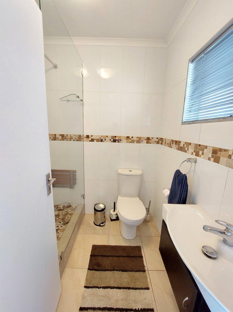 To Let 1 Bedroom Property for Rent in Sea Point Western Cape